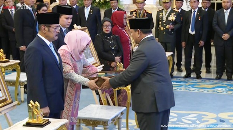 Soeharto Resmi Dianugerahi Pahlawan Nasional, YLBHI: Niretika