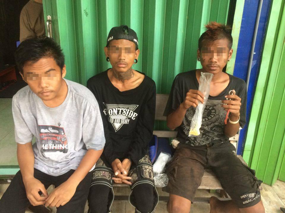 Kedapatan Asyik Ngelem, Tiga Remaja Ini Kejar-kejaran dengan Ketua RT