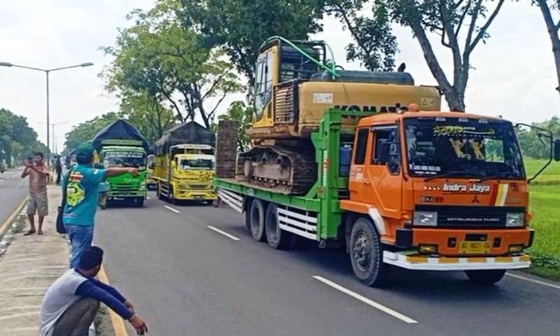 Wacana Angkutan Tambang lewat Sungai Dikritik: "Gubernur Cuci Muka Dulu Sebelum Ngomongâ€