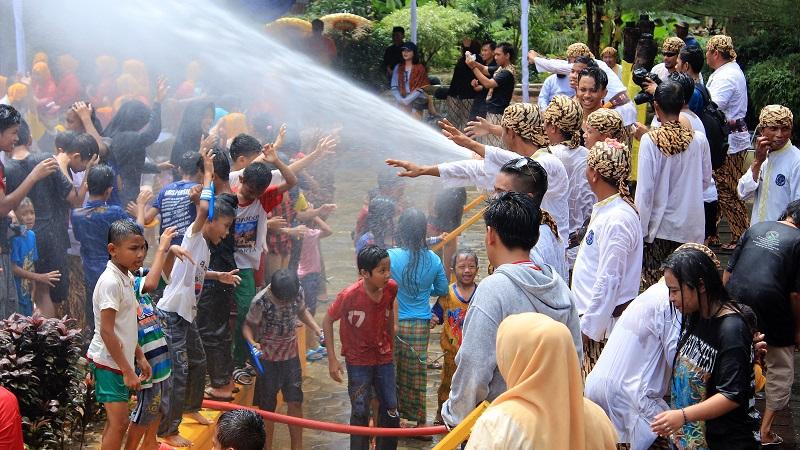 Penutupan Erau Pelas Benua Bontang 2017, Lembaga Adat Waspadai 