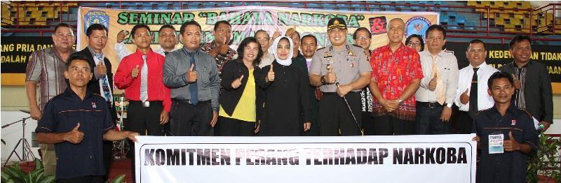 WALI KOTA NENI BUKA SEMINAR BAHAYA NARKOBA DAN CAMP YOUNG MAN