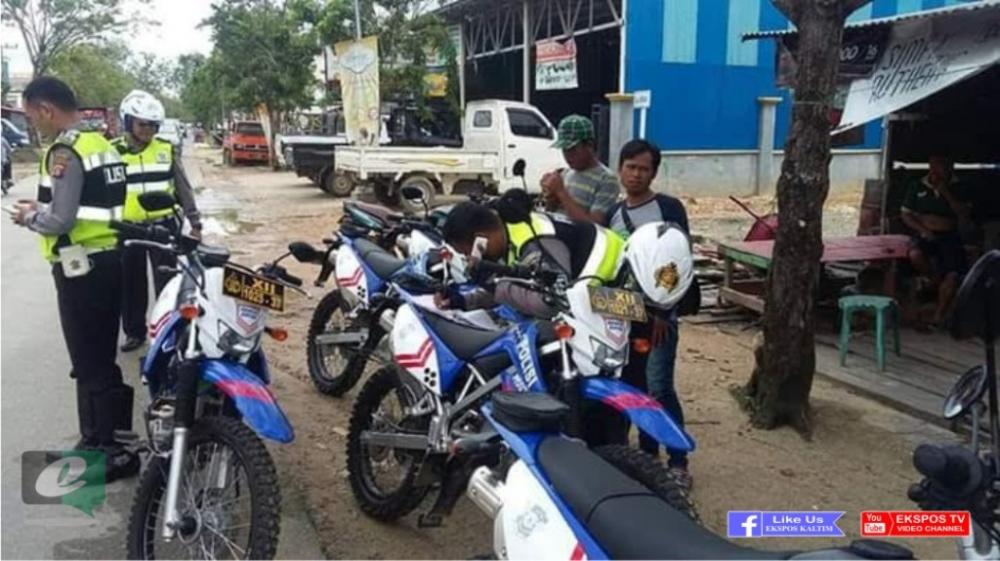 Membandel, Puluhan Pengendara Tak Gunakan Helm Ditilang