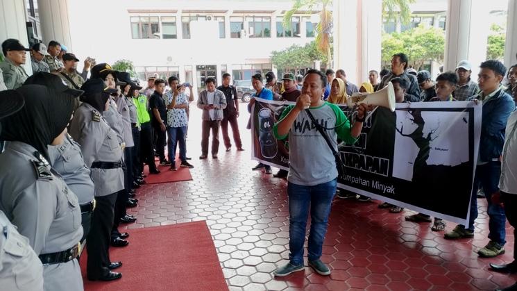 Aktivis Lingkungan : Gugat Penumpah Minyak di Teluk Balikpapan