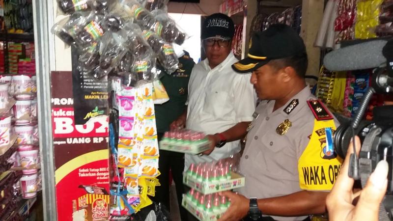 Di Pasar Telihan, Wakil Walikota Basri Rase Temukan Permen Dot  