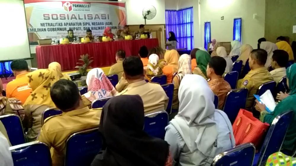 Lewat Sosialisasi, Panwaslu Bone Ingatkan ASN Untuk Jaga Netralitas 