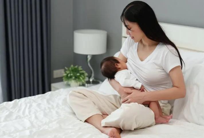 Ibu Menyusui Minum Obat, Sakit, dan Diet, Apakah Aman Untuk Bayi?