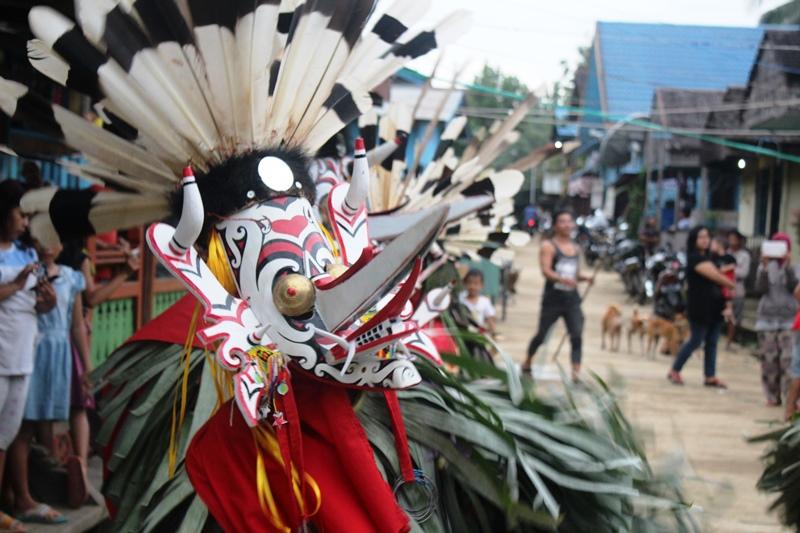 Sekelumit Cerita Dayak Bahau: Ritual Anak Angkat dan Gunung dalam Ladang yang Mulai Hilang