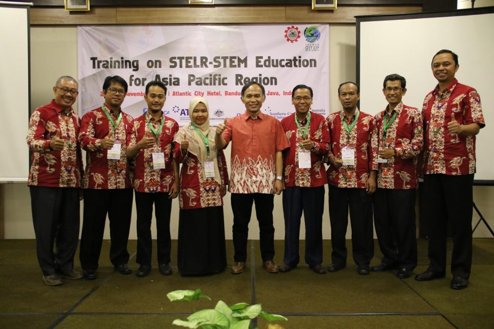 PT KNI Fasilitasi 6 Guru IPA di Bontang Training STELR-STEM ke Bandung