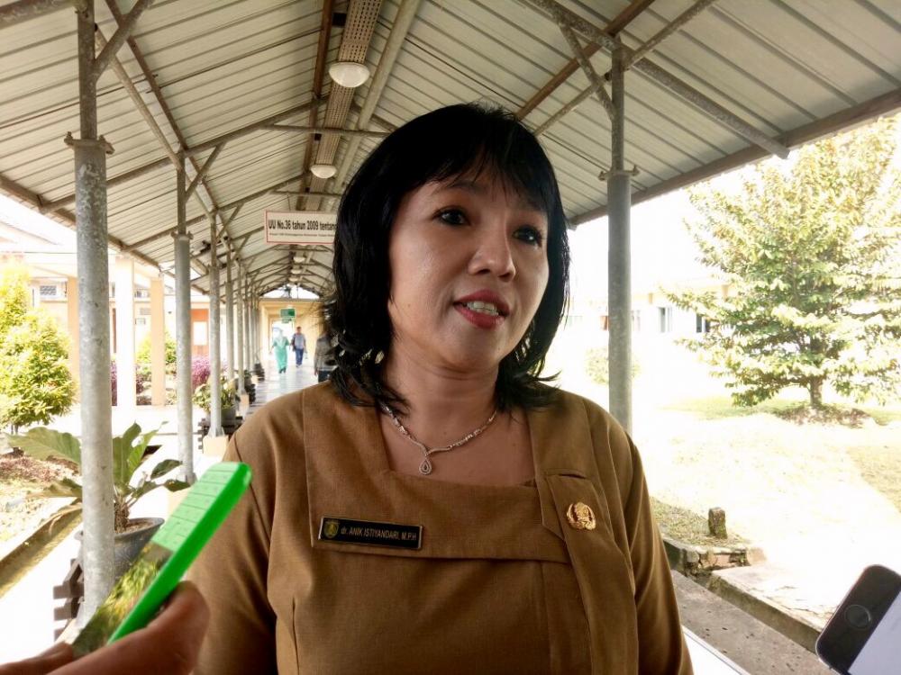 Dirut RSUD KUDUNGGA Minta Tenaga Medis Displin dan Murah Senyum   