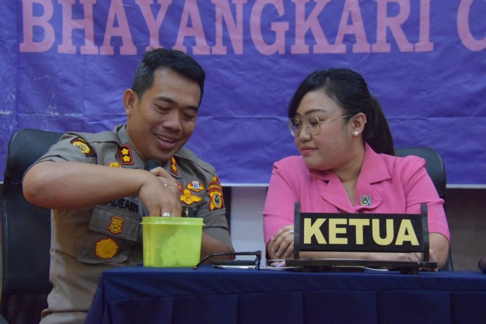 Apresiasi Peran Bhayangkari, Kapolres Bone Beri Hadiah Umroh Gratis