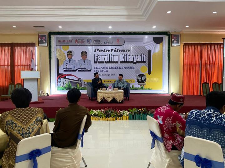 Pemuda Bontang Ditempa Jadi Sosok Peduli dan Religius Lewat Pelatihan Fardhu Kifayah