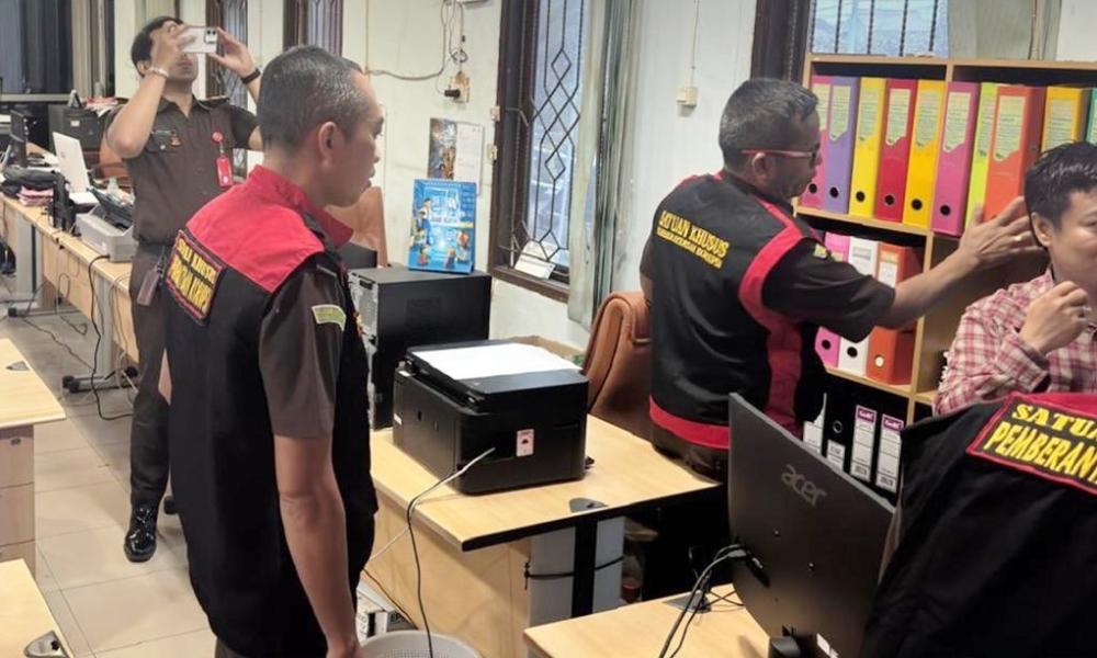 Jaksa Geledah Kantor Disdikbud Kukar Usai Temuan Honor Janggal