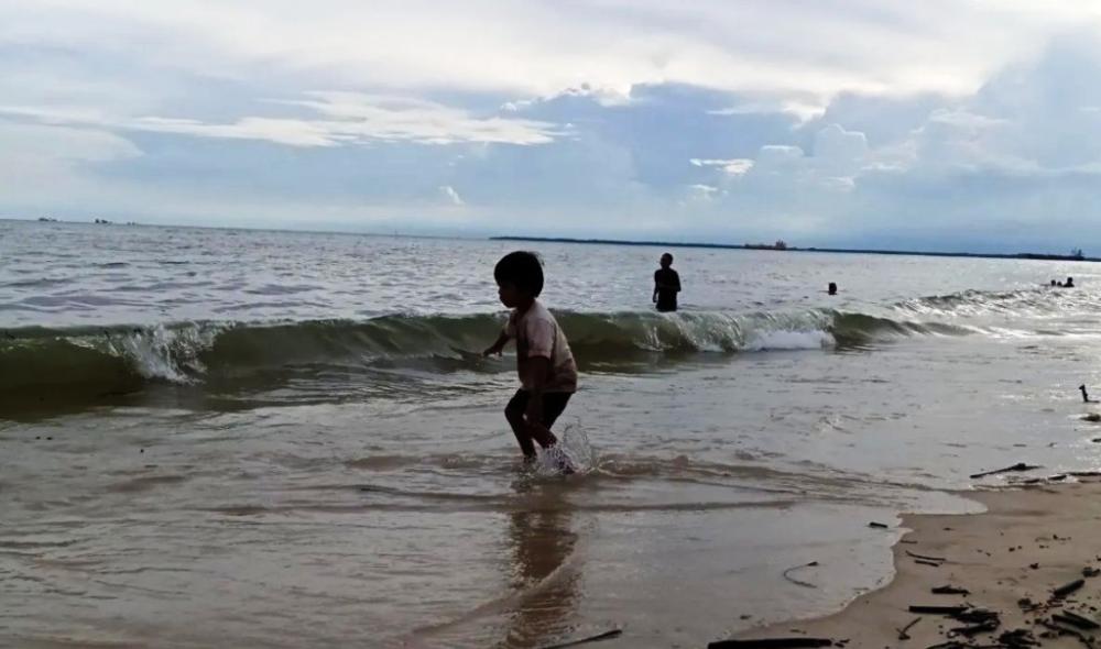 Cuaca Ekstrem Ancam Kaltim Awal Februari: Banjir dan Longsor