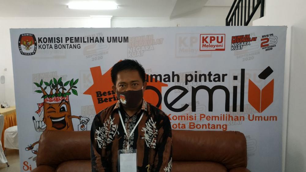 Dua Paslon Kepala Daerah Dartar ke KPU Bontang di Hari Pertama