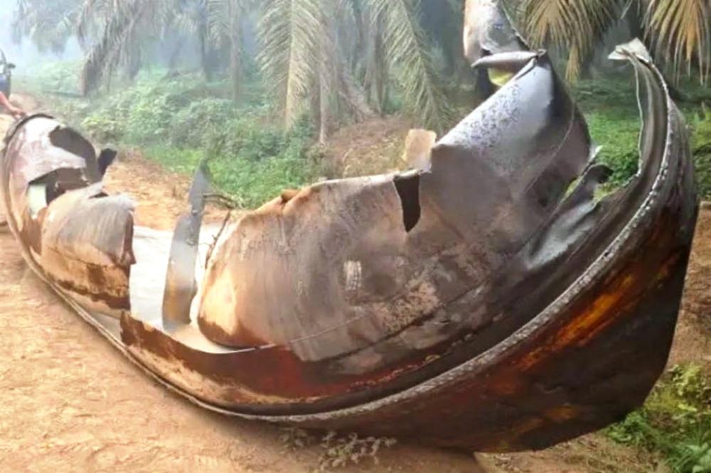 Gemuruh hingga Serpihan Misterius Jatuh di Kalimantan, Ternyata Roket China,