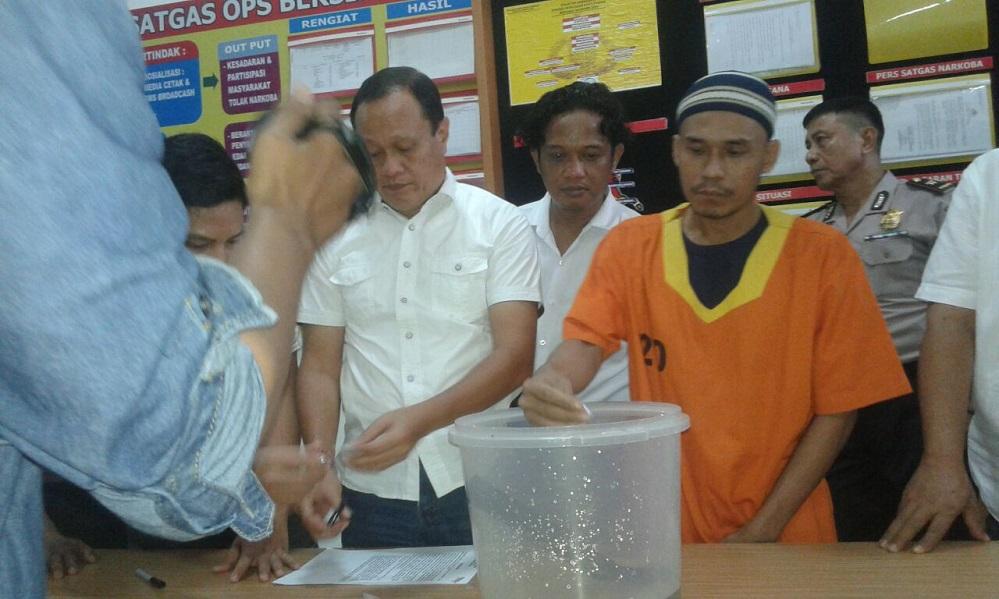 Sabu Dimusnahkan, Tersangka Menangis