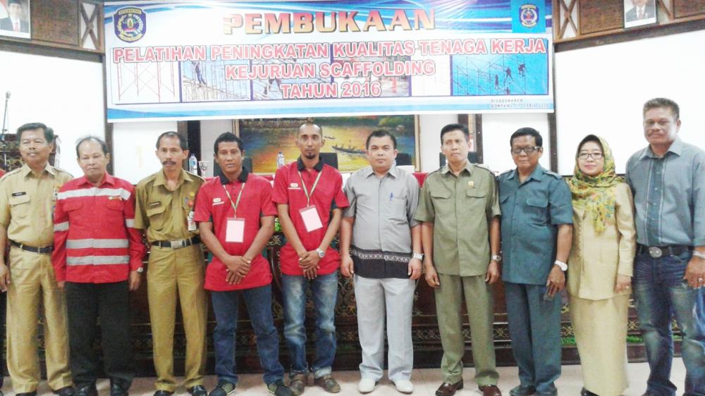 DINSOSNAKER BONTANG GELAR PELATIHAN SCAFFOLDING YANG DIIKUTI 20 PESERTA