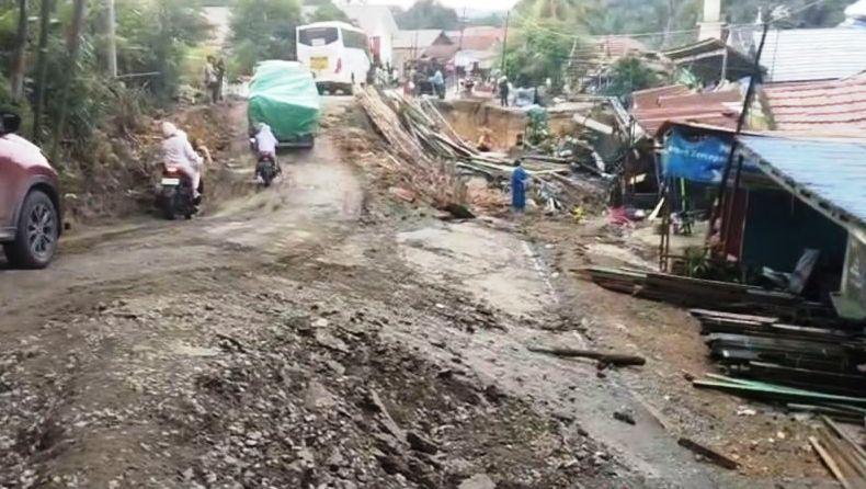 Tanah Bergerak, Rumah Hancur: Jeritan Warga di Longsor Jalan Nasional Balikpapan-Samarinda