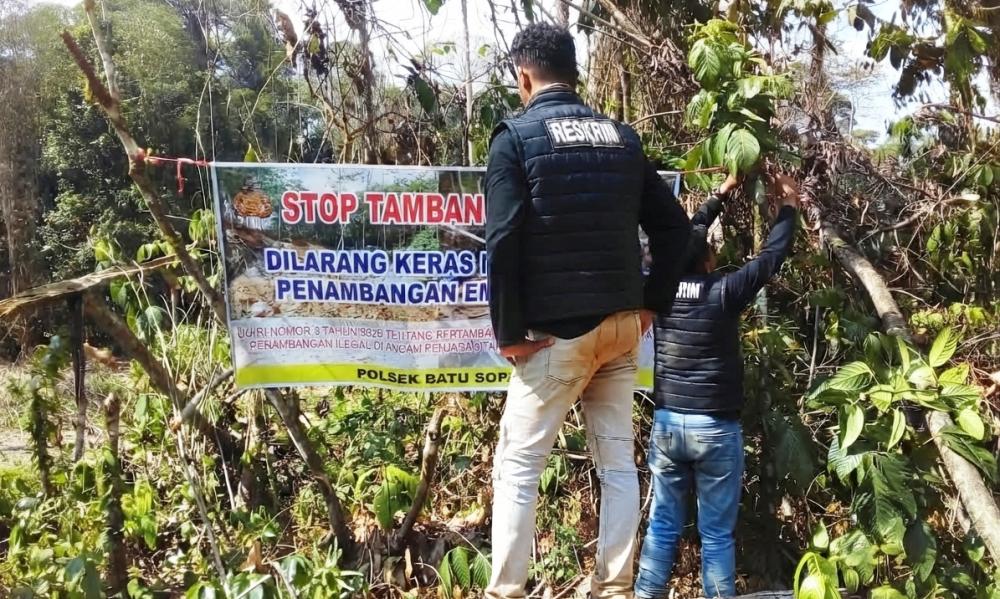 Perjuangan Rantau Layung Melawan Tambang: Bertahan dengan Air Tercemar, Iming-Iming Fee Ratusan Juta