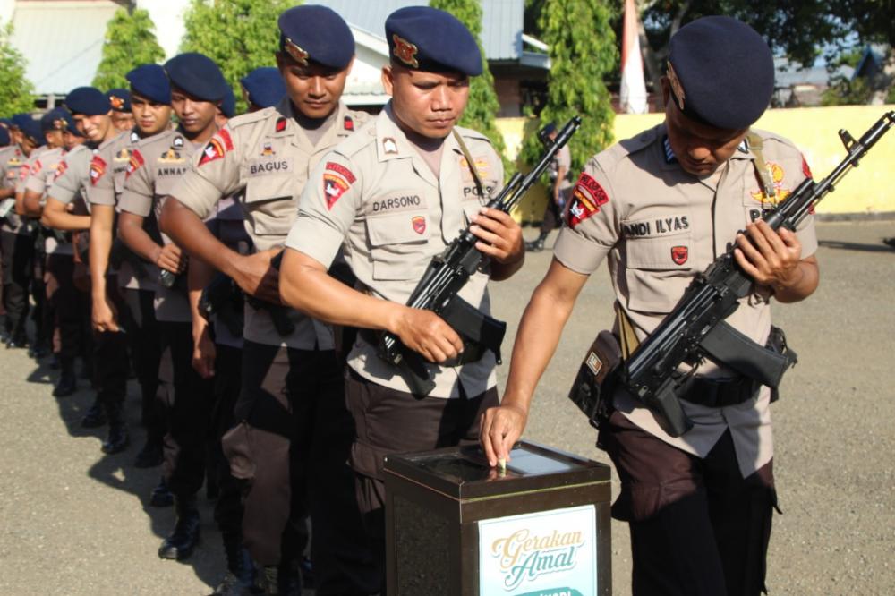 Peduli Sesama, Brimob Bone Galakkan Gerakan S3