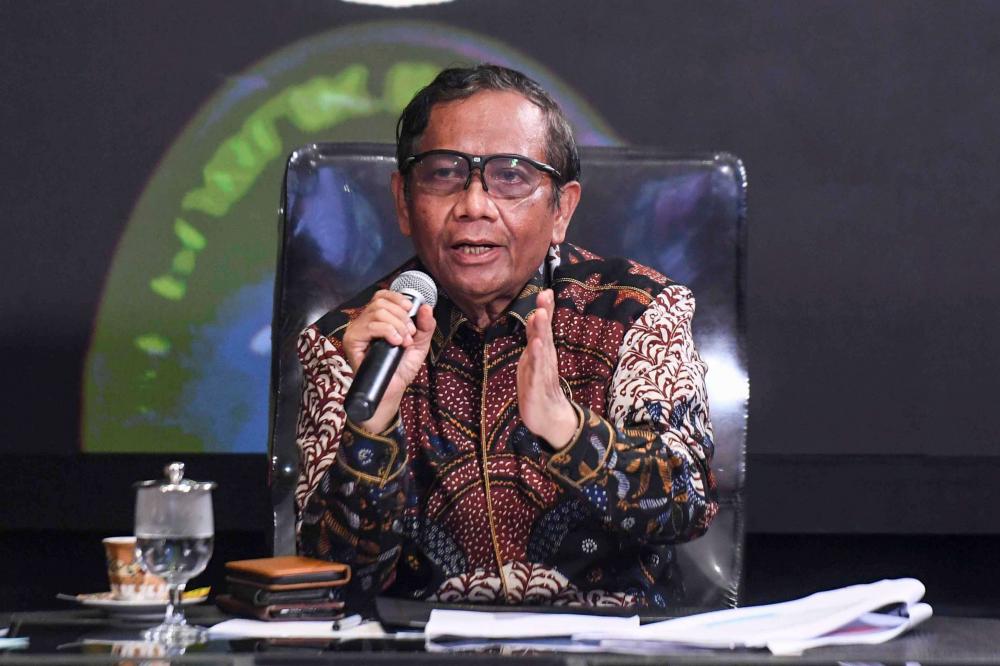 Tunggu Jadwal, Mahfud Serahkan Surat Pengunduran Diri Langsung ke Presiden