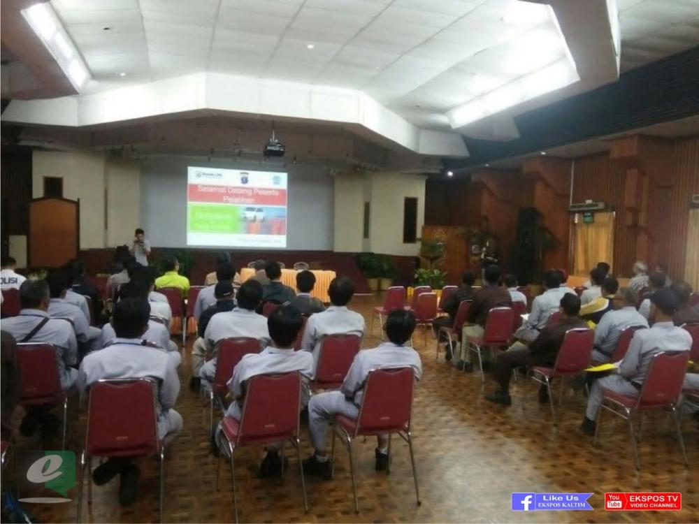 Polantas Bontang Beri Pelatihan Safety Driving ke Pengendara Bus Perusahaan
