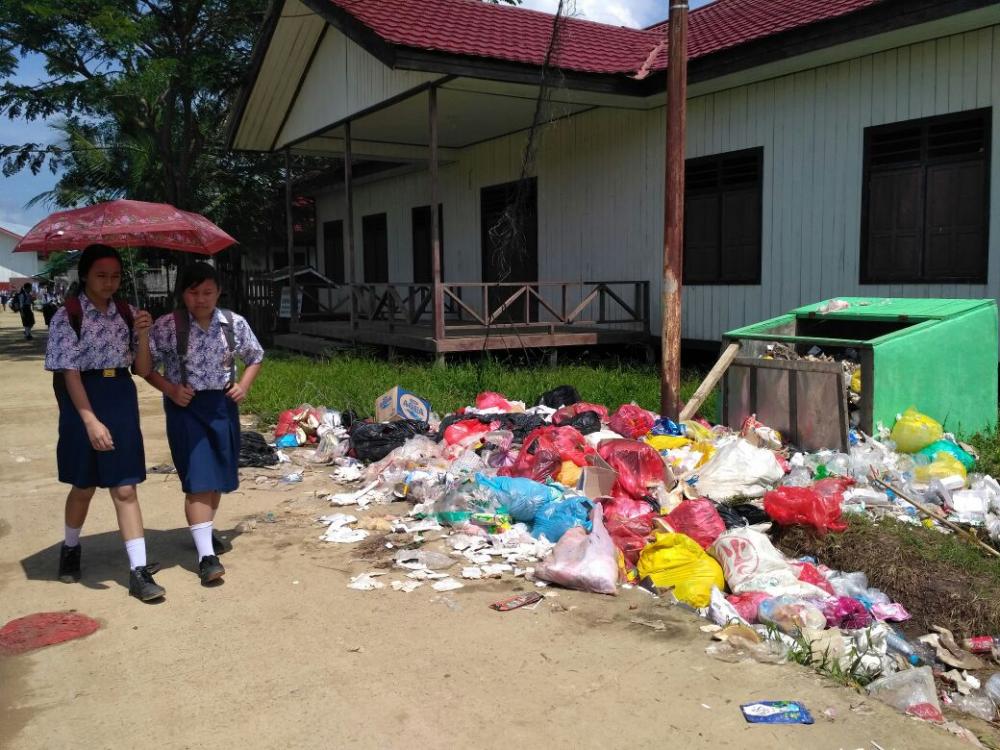 Anggaran Kebersihan Minim, Sampah di Ujoh Bilang Menumpuk