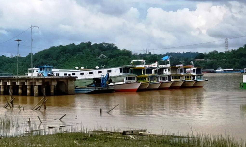 Efek Domino 2 Pekan Kapal Logistik ke Hulu Mahakam Berhenti Beroperasi 