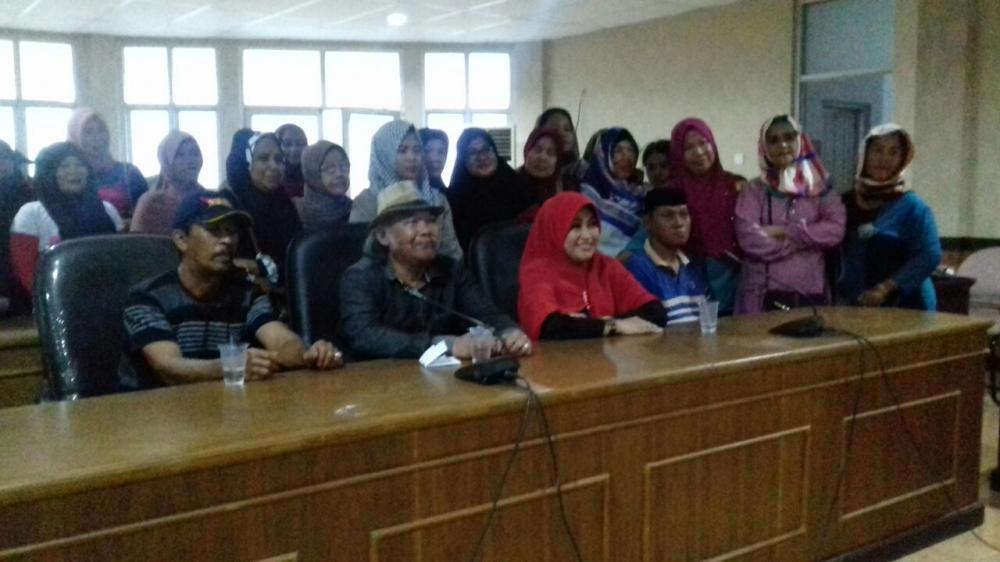 Puluhan Pedagang Curhat ke DPRD Bone Soal Kondisi Pasar Laccokkong