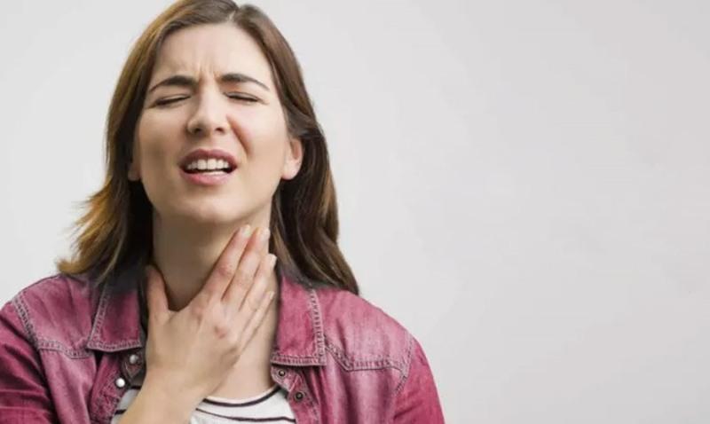 Sakit saat Menelan? Hindari Jenis Makan Ini