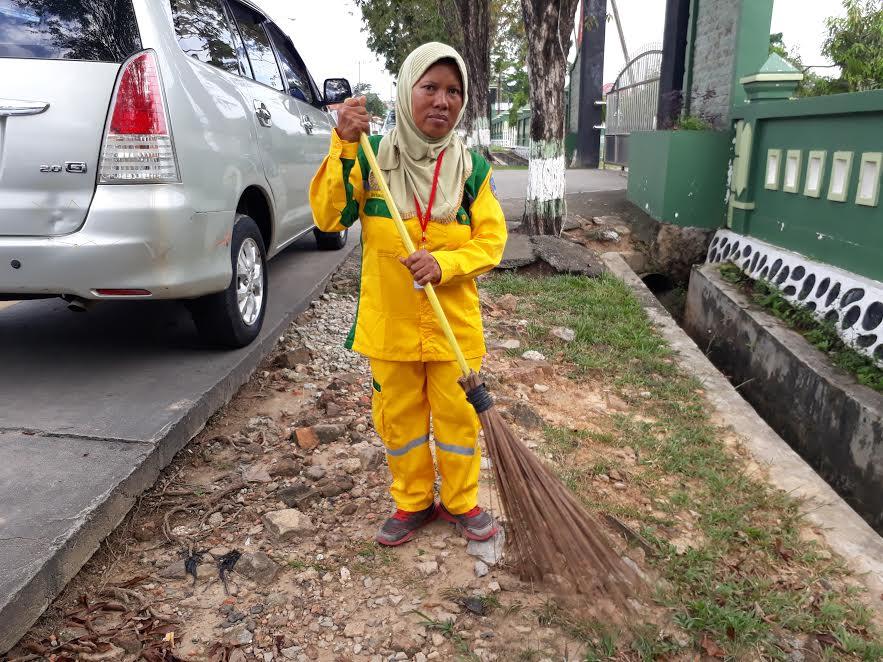 15 Tahun sebagai Pasukan Kuning, Nuraeni Tak Terima THR