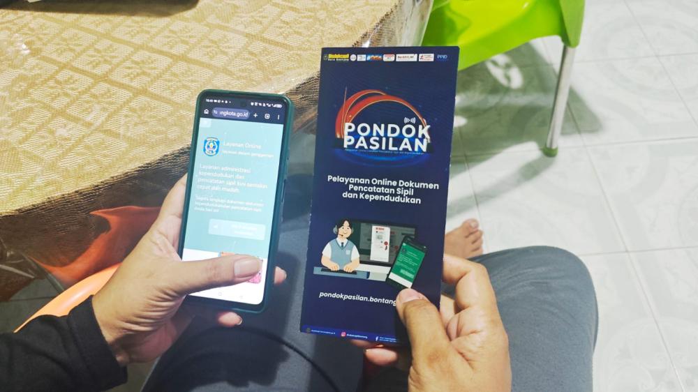 Urus KTP-KK Online di Bontang: Pakai Pondok Pasilan, Pantau Lewat HP