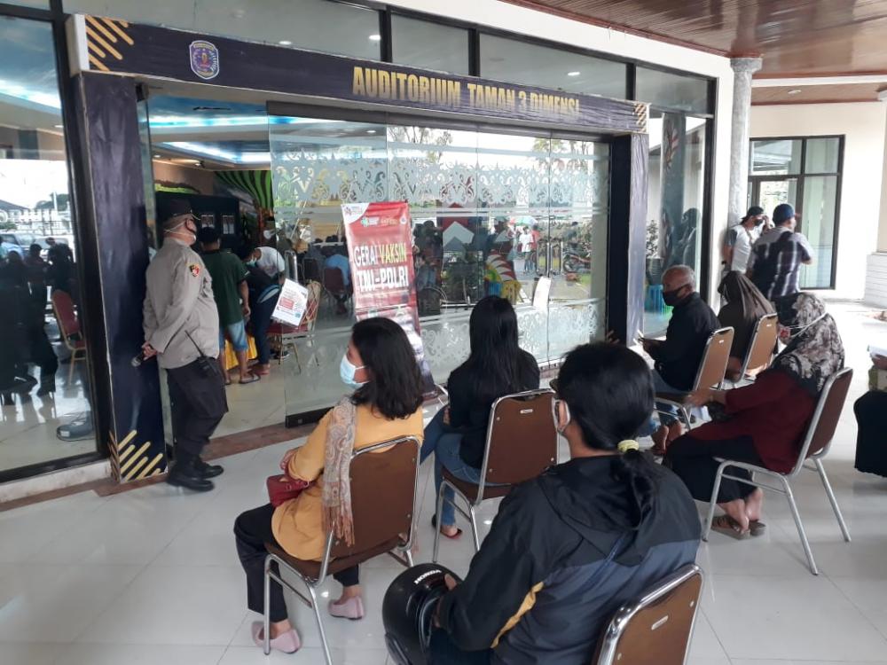 Polres Bontang Kembali Gelar Vaksinasi Massal Dosis Kedua   