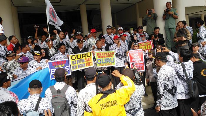 Ini Alasan Guru Tunda Aksi Damainya