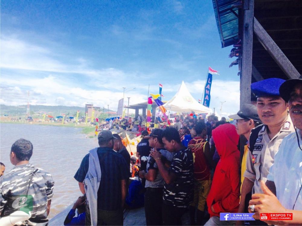 Antusias, Masyarakat Kutim Berharap Pesta Adat Rutin Digelar Setiap Tahun