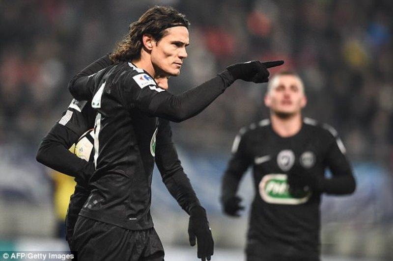 Hattrick dan Kiper Dadakan Warnai Drama Lolosnya PSG ke Perempat Final