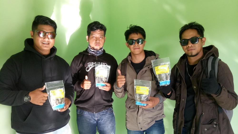 Mengintip Kegigihan Anak Muda Bontang Mengenalkan Ikan Bawis Asin