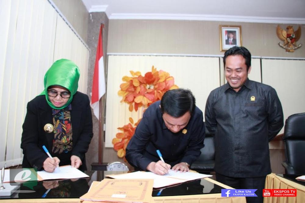 Gelar Rapat Paripurna, DPRD dan Pemkot Bontang Tanda Tangani Nota Kesepakatan