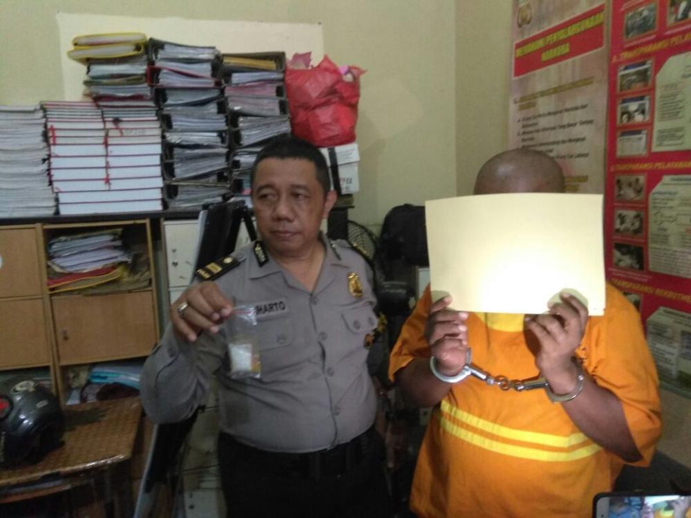 Kakek Tiga Cucu Nekat Mengedarkan Sabu-Sabu