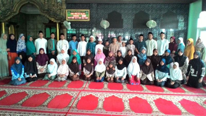 MASJID MIFTAHUL HUDA BONTANG GELAR MAJELIS ANAK KHATAM ALQURâ€™AN