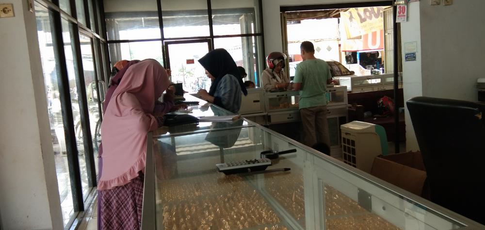 Jelang Akhir Tahun, Cincin Kawin Dominasi Penjualan Emas di Bone