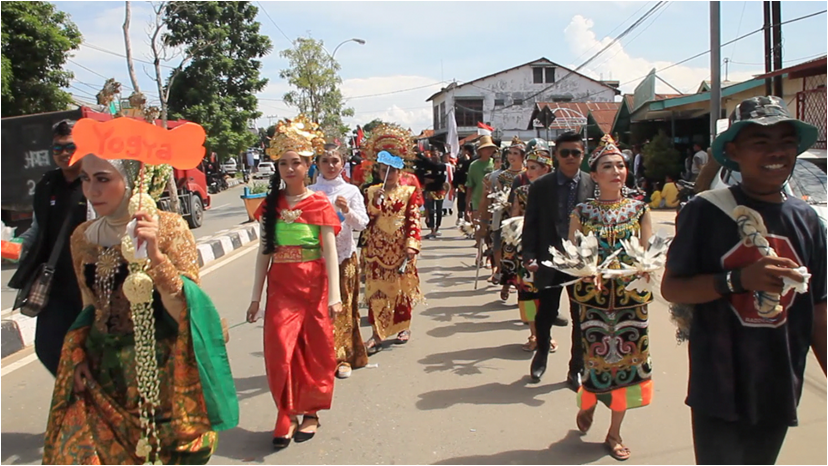 DEWAN KESENIAN BONTANG GELAR PAWAI KEMERDEKAAN