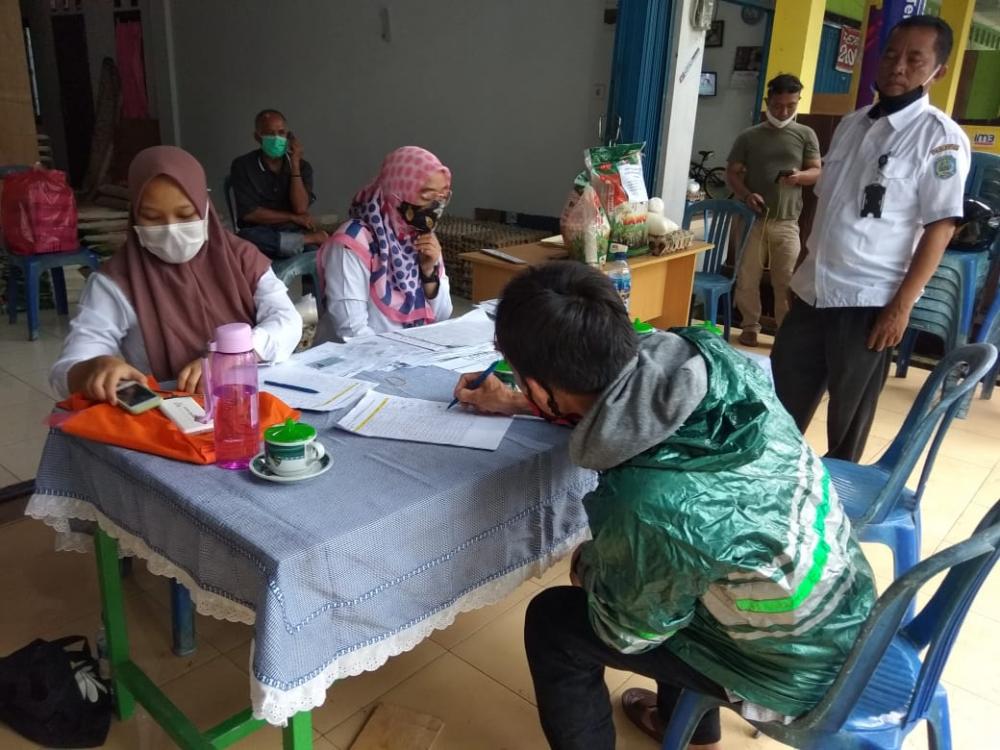 Salurkan BLT dan BPNT Tahap Tiga, Kelurahan Api-Api Akui Jumlah Penerima Berkurang 