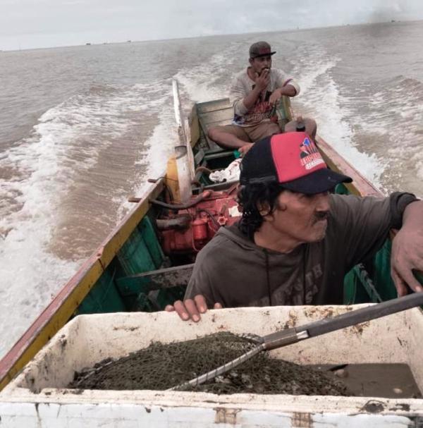 Nestapa Nelayan Muara Badak Digantung Setelah Laut Tercemar
