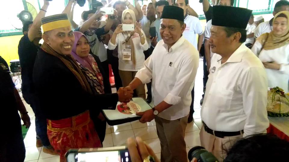 Kembali Daftar, Paslon Independen Umar-Madeng Optimis Lolos Verifikasi KPU