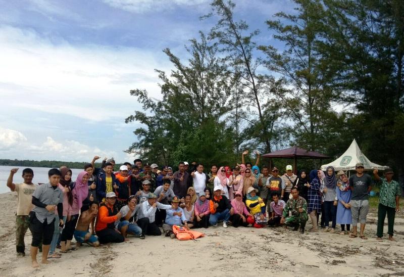 Nikmatnya Weekend di Teluk Perancis Destinasi Wisata Andalan Kota Tambang  