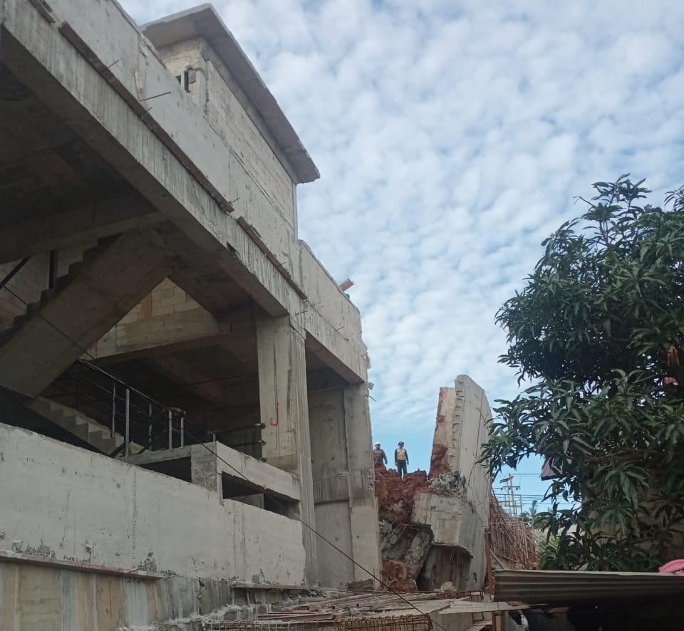 Tembok Bontang City Mall Nyaris Ambruk, Kontraktor Ogah Disalahkan