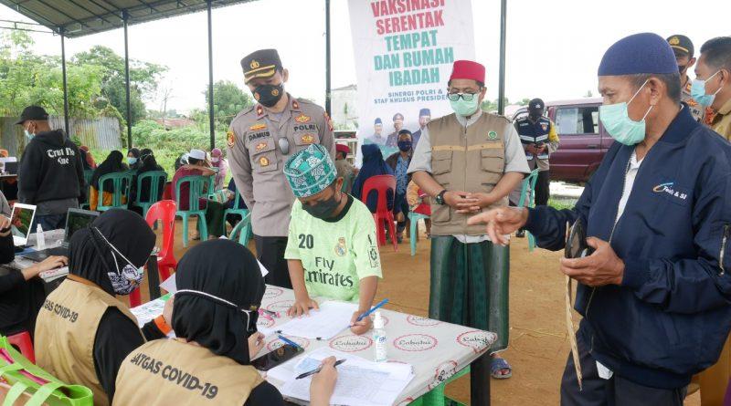Polres Bontang Gelar Vaksinasi di Ponpes Nurul Ichsan