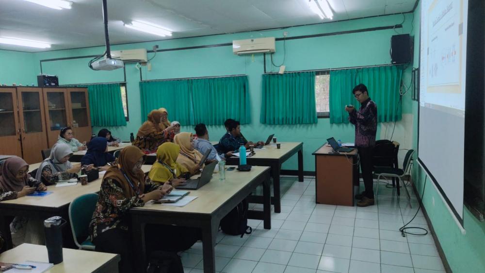 Ingin Cetak Siswa Berprestasi, Disdikbud Bontang Gelar Pelatihan Bagi Guru OSN di Jenjang SMP