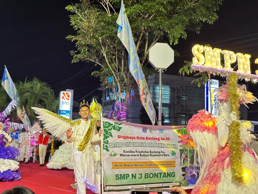 Debut Pertama di Bontang City Carnival 2025, SMPN 3 Bontang Raih Juara Harapan I